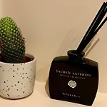 By Aimee - 20m From The & In Centre! 公寓