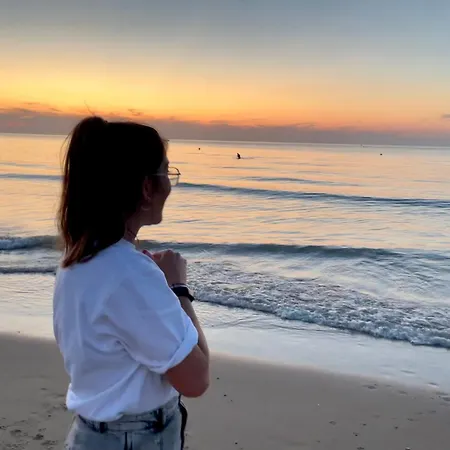 By Aimee - 20m From The & In Centre!