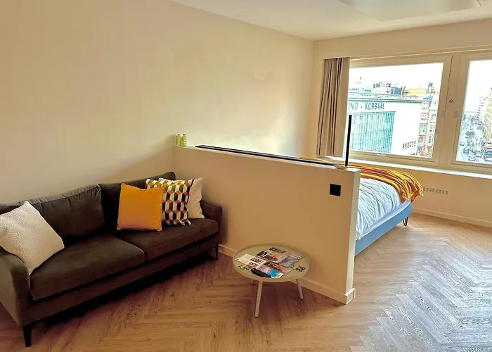 By Aimee - 20m From The & In Centre! Apartment Ostend