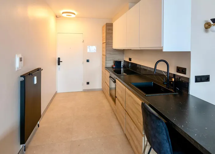 By Aimee - 20m From The & In Centre! * Ostend