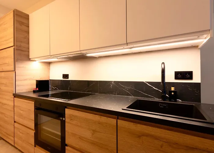 Apartment By Aimee - 20m From The & In Centre!