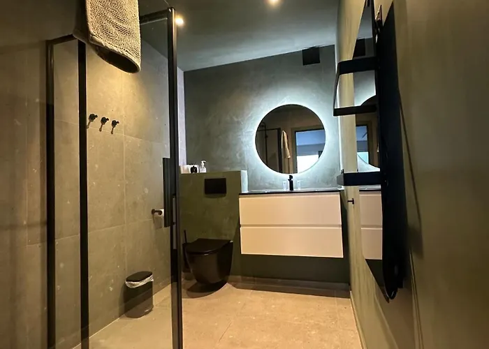 Apartment By Aimee - 20m From The & In Centre! *