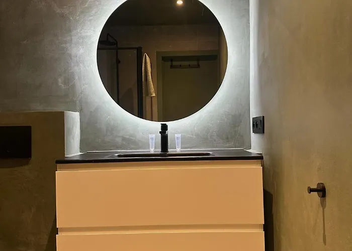 Apartment By Aimee - 20m From The & In Centre! *