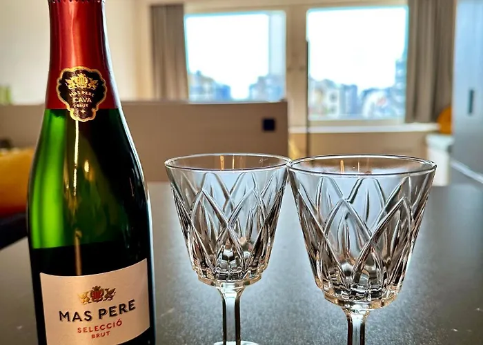 By Aimee - 20m From The & In Centre! Ostend