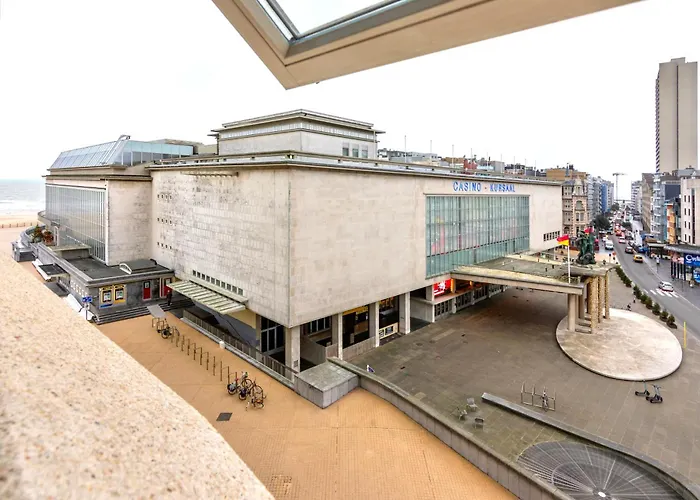 By Aimee - 20m From The & In Centre! * Ostend